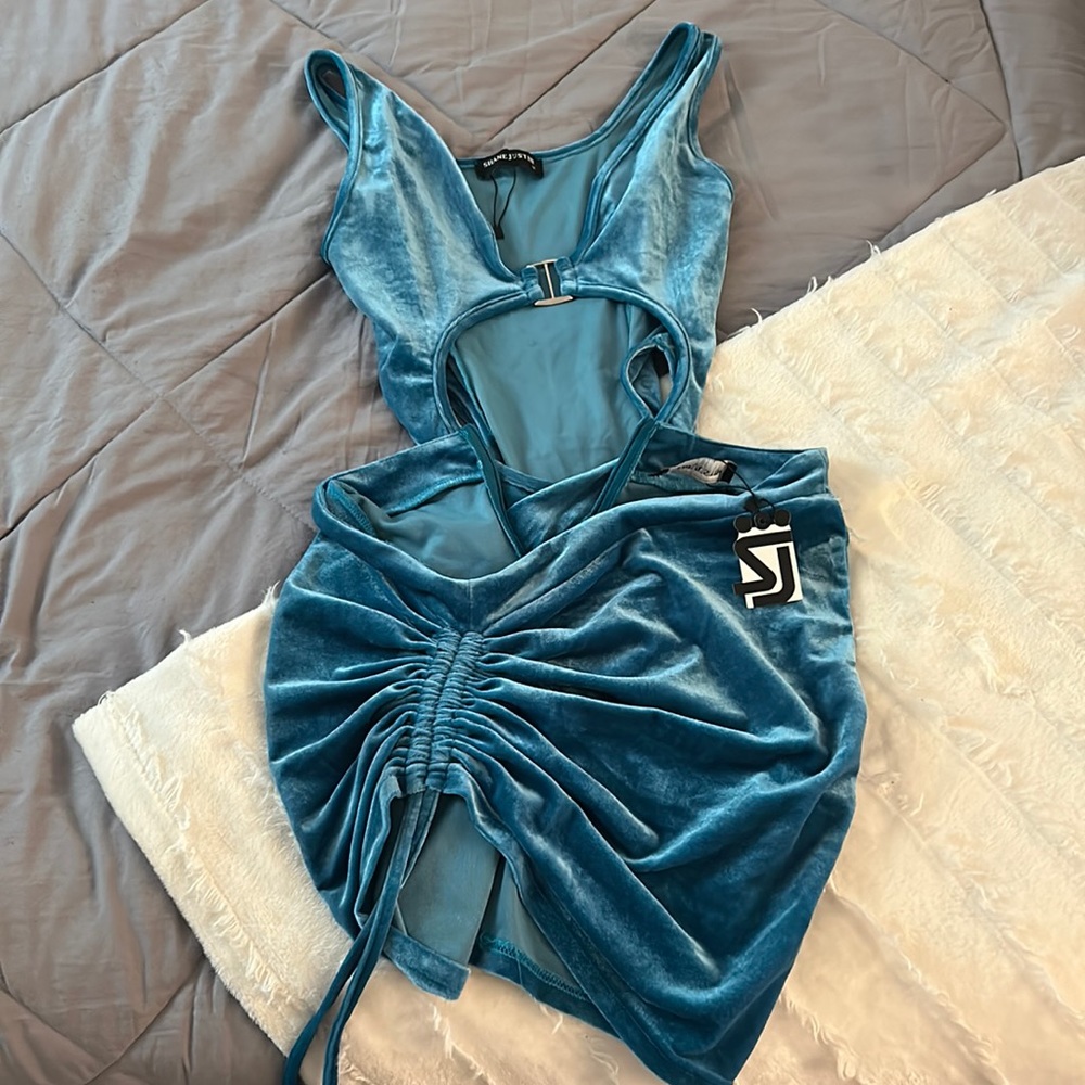 Shane Justin 2-piece set $35